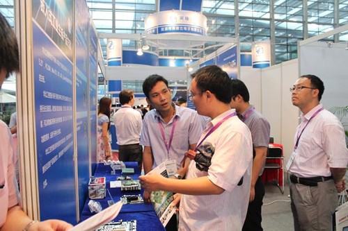 華北工控盛裝參與2012工業計算機及嵌入式系統展 